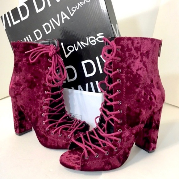 🍍LACE UP BOHO BOOTIES- Cranberry Velvet size 7 - Picture 4 of 8